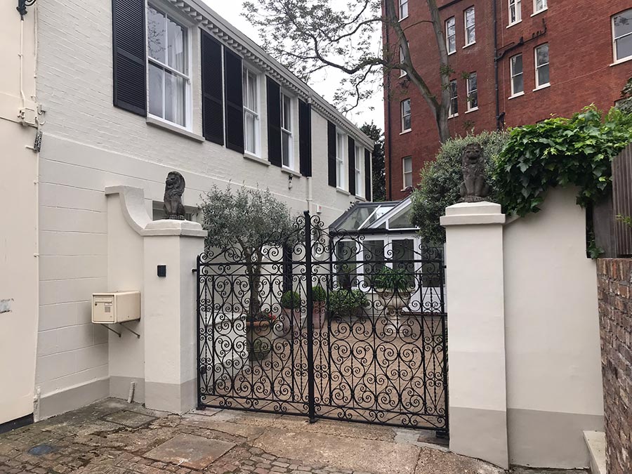 Exterior mews painting in Sloane Square